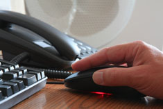 Click, cliquer - Is clicking global?